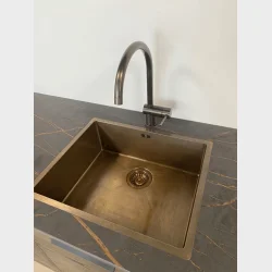 KUBUS 500 SOFT KKKENVASK, BRUNERET MASSIV MESSING