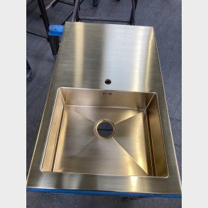 KKV200 - Massiv gennemgende messing plade med 50x40 vask. ( fremstilles p nskede ml )